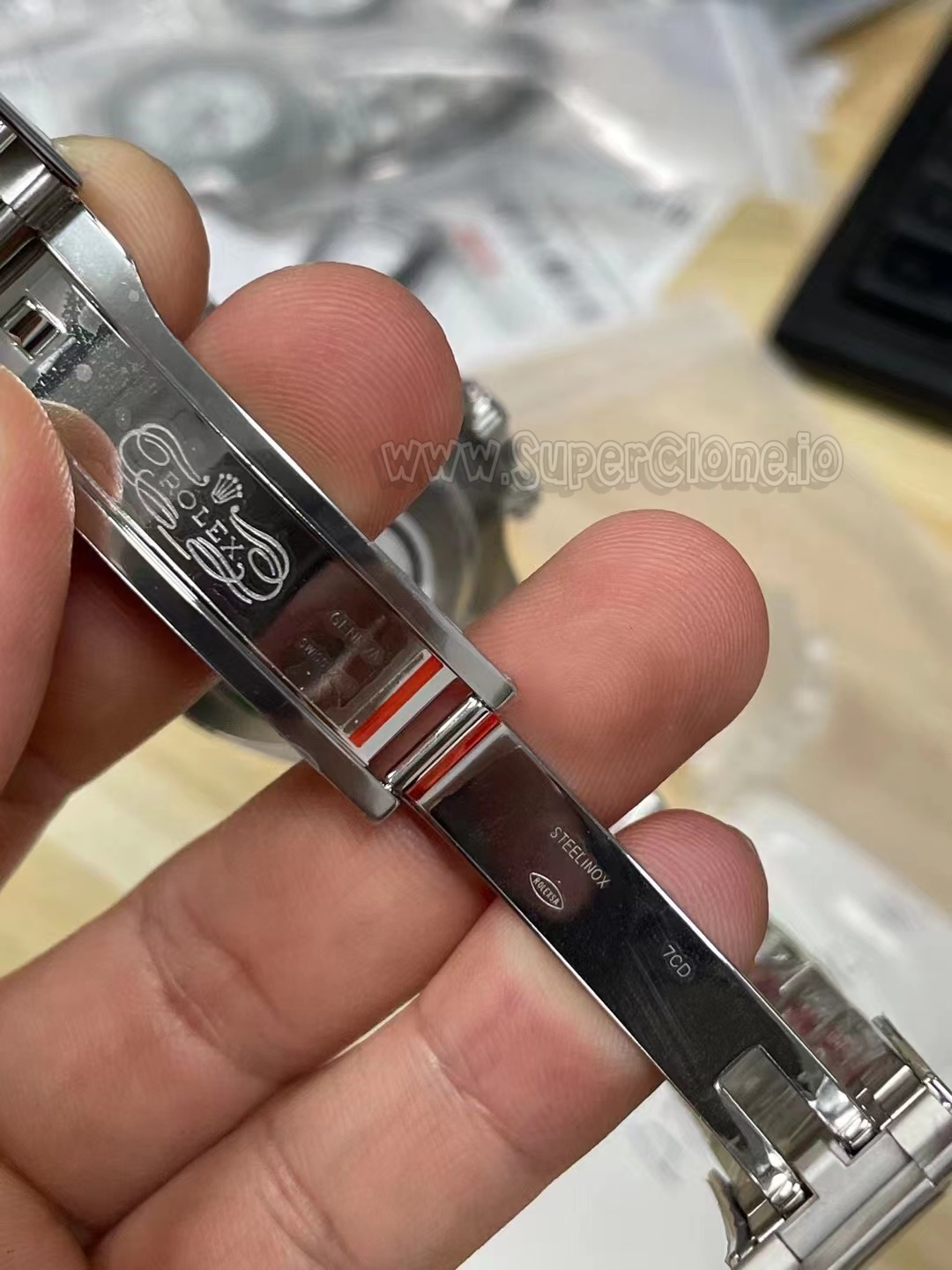Oysterclasp and Engravings Analysis