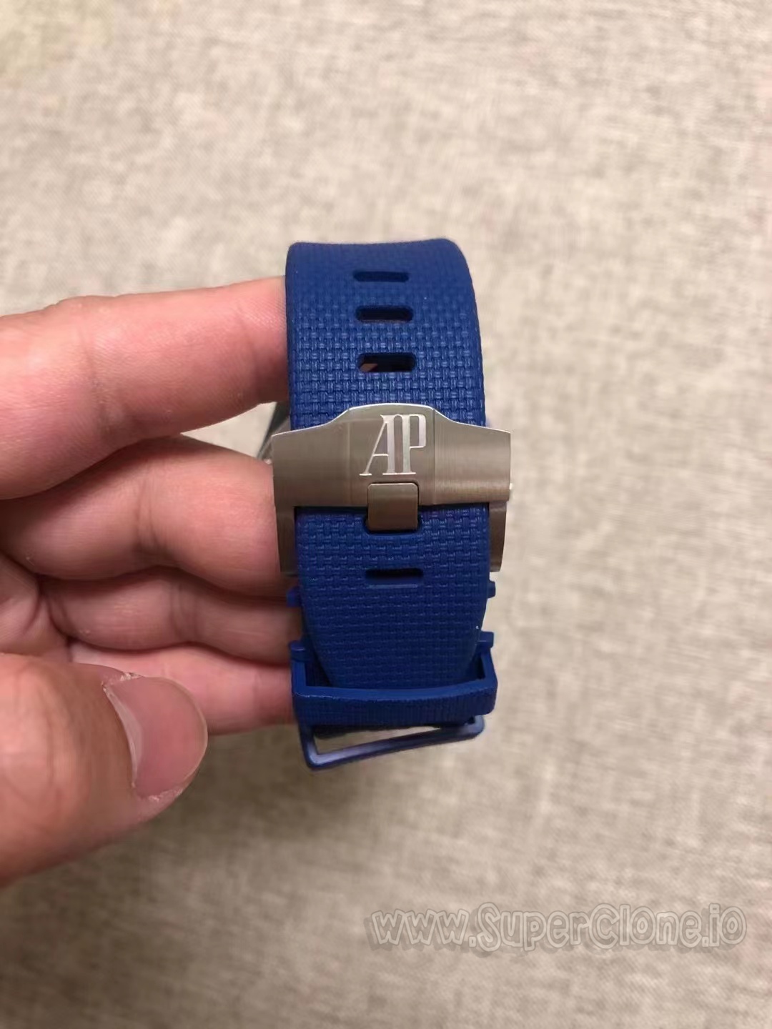 Audemars Piguet titanium tang buckle detailing