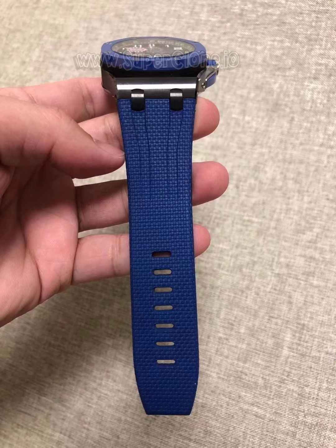 Audemars Piguet Blue Rubber strap integration and wrist fitting