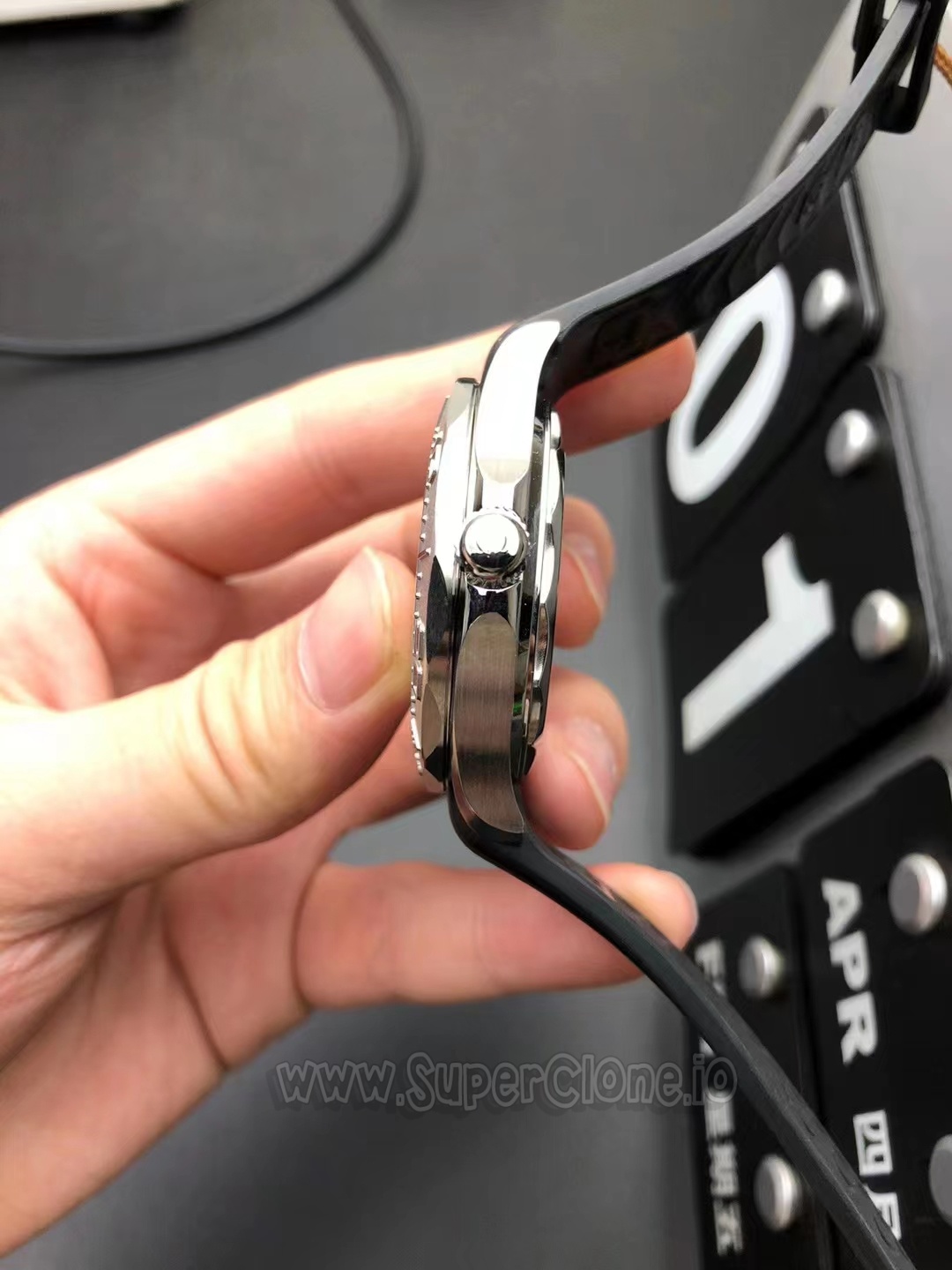 Omega Seamaster Replica Crown and Helium Escape Valve Details