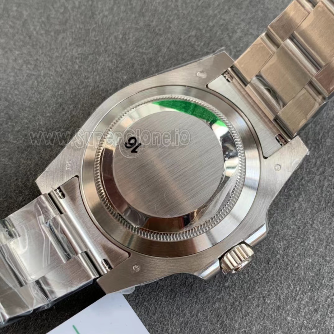 Oyster Style Caseback Realism Brushed steel caseback showing the crisp technical threading and flat caseback plate