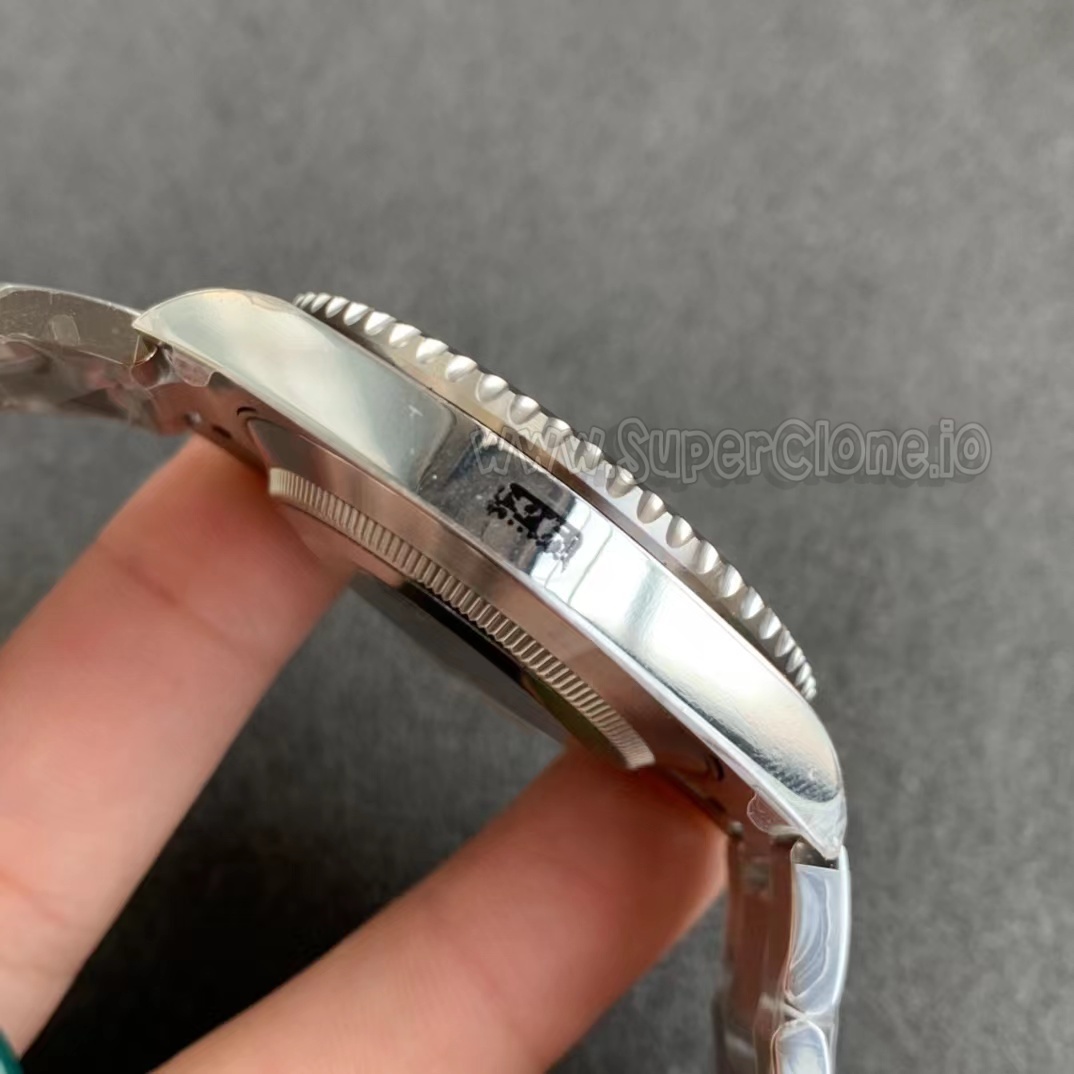 VSF Lug Chamfer Geometry Side profile showcasing lug chamfer consistency and polished case flanks