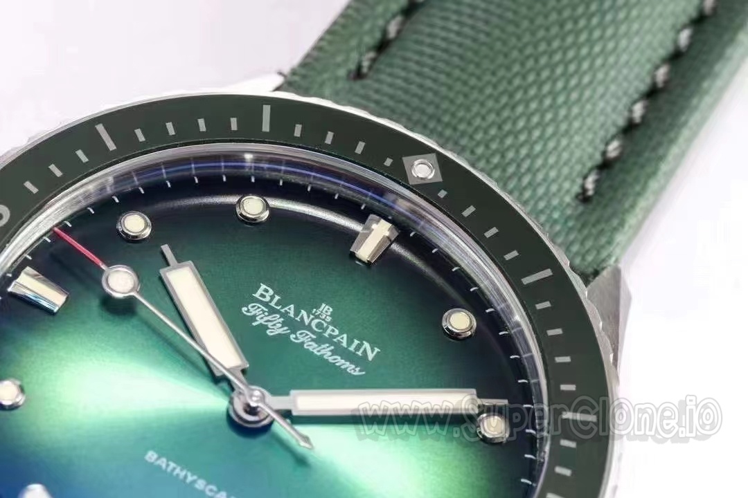 Replica Blancpain Fifty Fathoms Bathyscaphe Green Bezel Construction