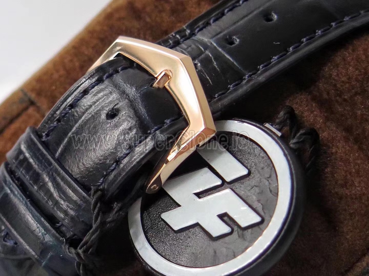 Patek Philippe 5296R rose gold buckle attachment