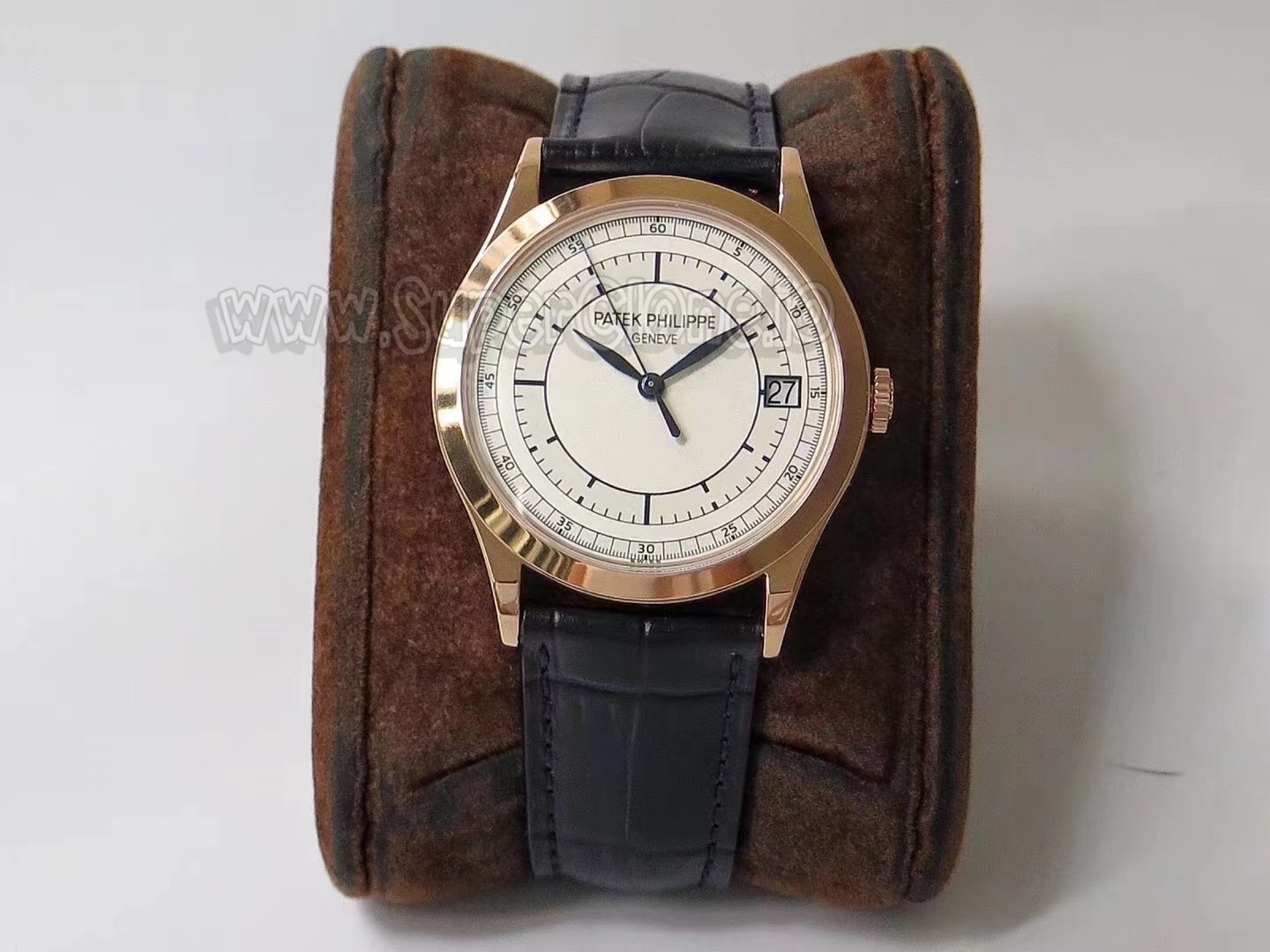 Patek Philippe Calatrava 5296R vintage dress watch profile