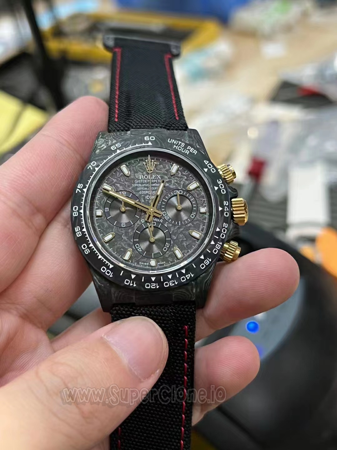 Full dial overview highlighting high contrast hands and scales