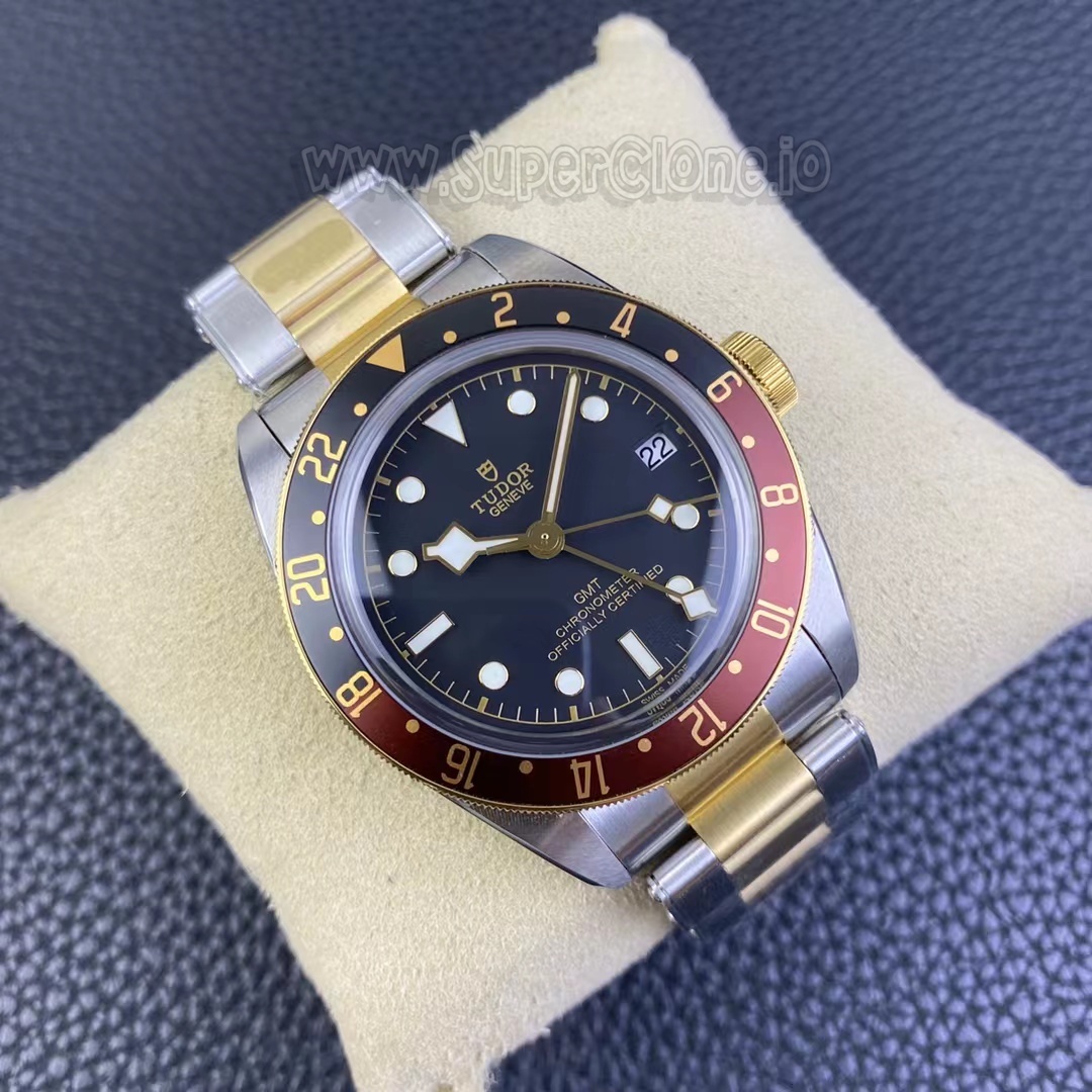 Tudor Black Bay GMT 79833 Dial and Bezel Close Up