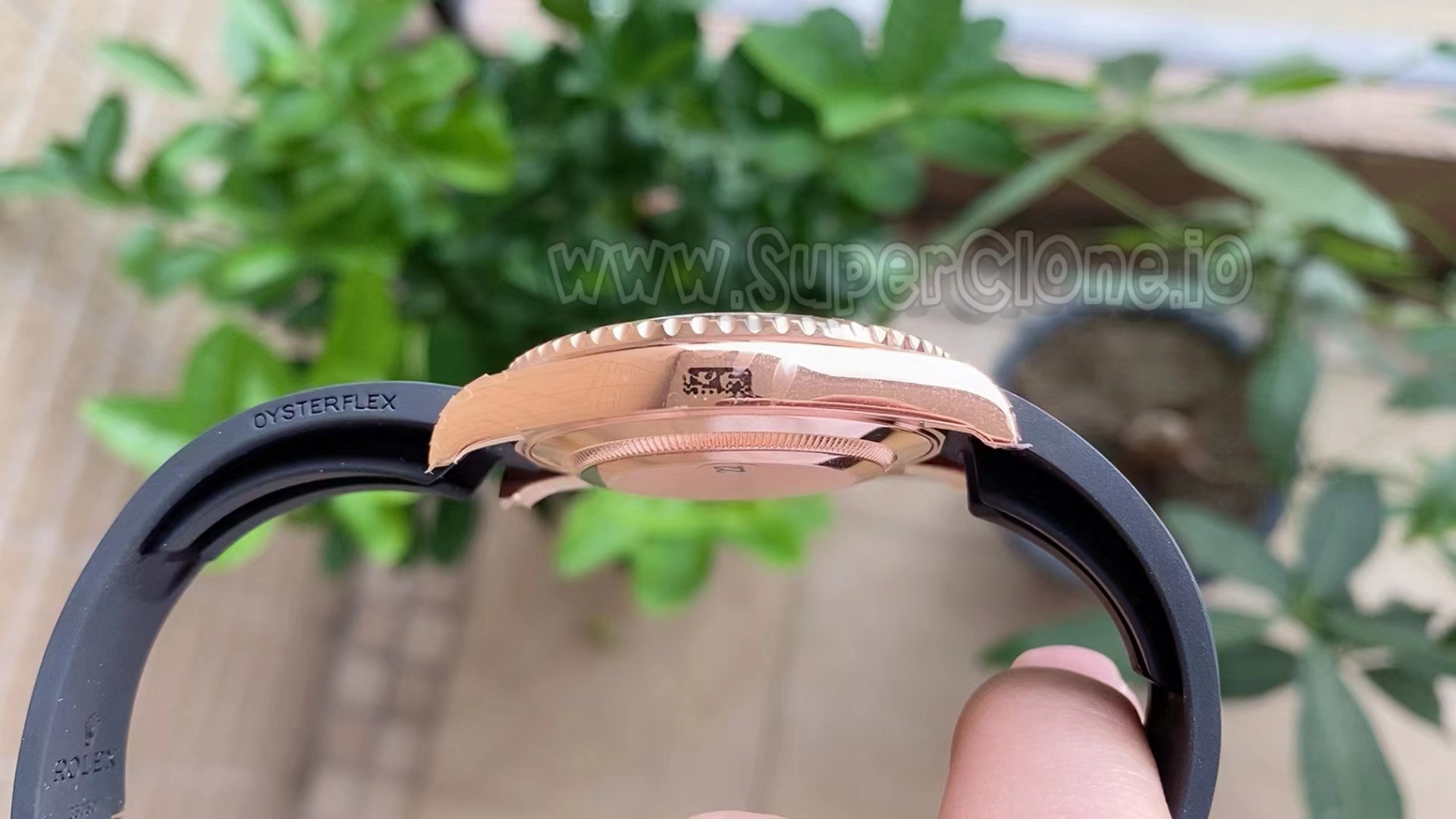 904L Stainless Steel Rose Gold Plated Case Construction