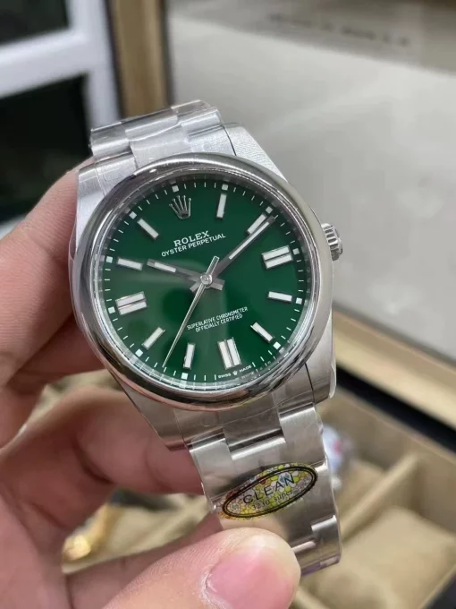 rolex-oyster-perpetual-31-green-dial-277200-31mm-oystersteel-watch-for-women-3