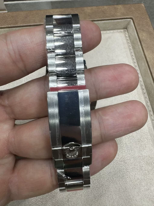 rolex-cosmograph-daytona-40mm-116506-ice-blue-4