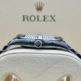 rolex-datejust-41mm-mint-green-dial-126334-mint-ice-jubilee-1