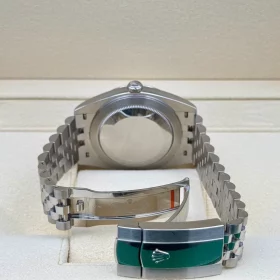rolex-datejust-41mm-mint-green-dial-126334-mint-ice-jubilee-2