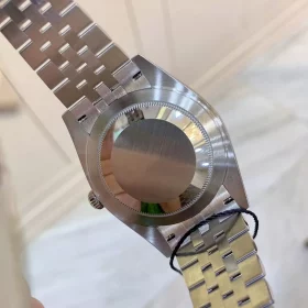 rolex-datejust-41mm-mint-green-dial-126334-mint-ice-jubilee-3