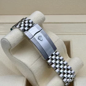 rolex-datejust-41mm-mint-green-dial-126334-mint-ice-jubilee-5