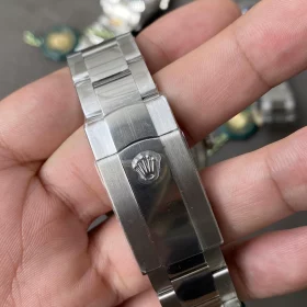 rolex-sky-dweller-42mm-white-dial-m326934-sky-white-oyster-5