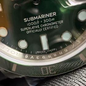 rolex-submariner-date-116610lv-hulk-green-ceramic-bezel-green-dial-40mm-11