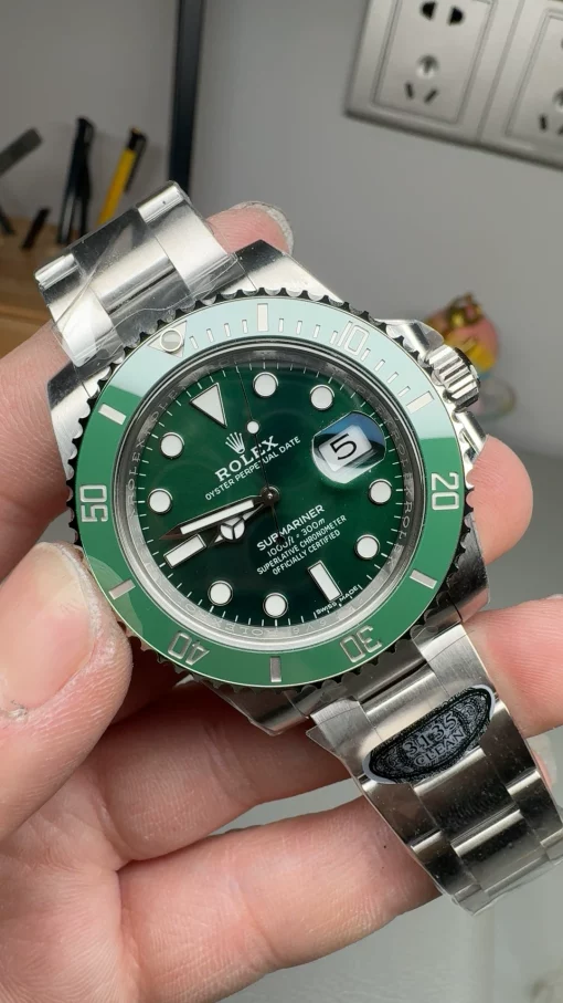 rolex-submariner-date-116610lv-hulk-green-ceramic-bezel-green-dial-40mm (2)