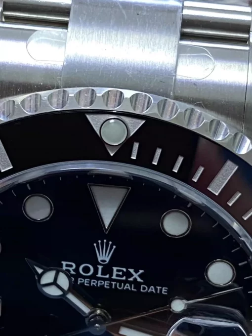 rolex-submariner-date-black-dial-clean-factory-v2-40mm-3135-movement-1