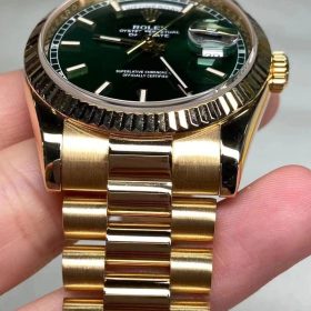 118238-green-dial-18k-yellow-gold-1