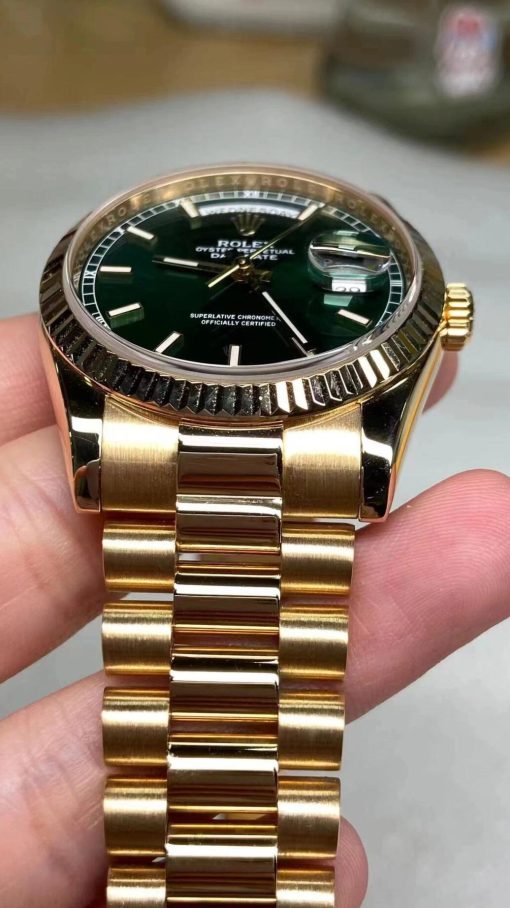 118238-green-dial-18k-yellow-gold-1