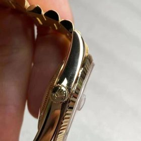 118238-green-dial-18k-yellow-gold-2