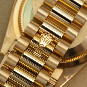 118238-yellow-gold-day-date-6