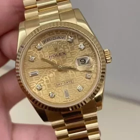 118238-yellow-gold-day-date-diamond-markers-3