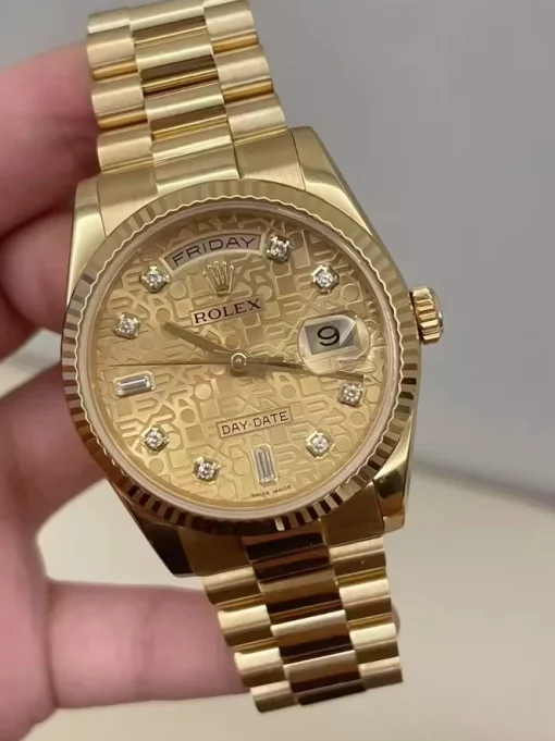 118238-yellow-gold-day-date-diamond-markers-3