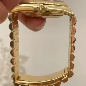 118238-yellow-gold-day-date-diamond-markers-5