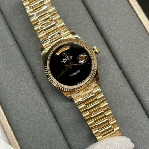 118238-yellow-gold-day-date-with-black-dial-3