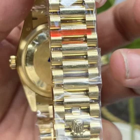 118238-yellow-gold-day-date-with-black-dial-6
