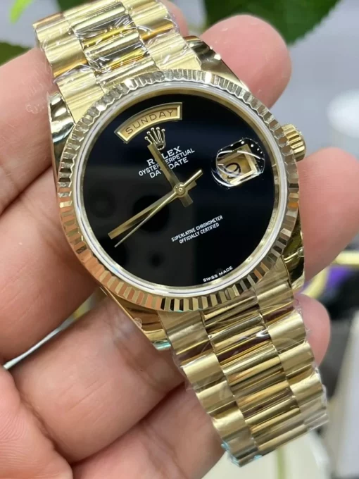 118238-yellow-gold-day-date-with-black-dial-7