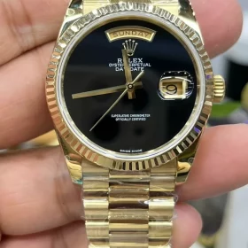 118238-yellow-gold-day-date-with-black-dial-8