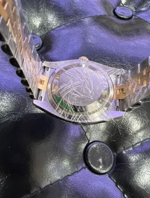 datejust-116233-black-diamond-dial-two-tone-jubilee-5