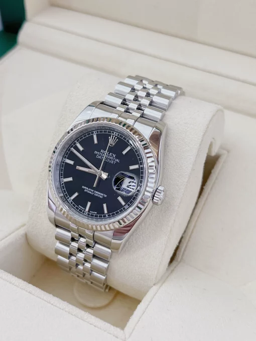 datejust-116234-black-dial-red-date-jubilee-3