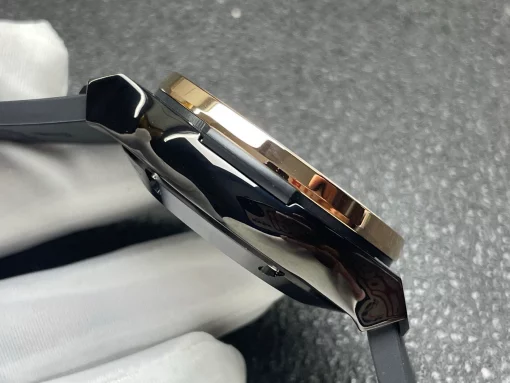 hublot-classic-fusion-chronograph-carbon-dial-rose-gold-bezel-1