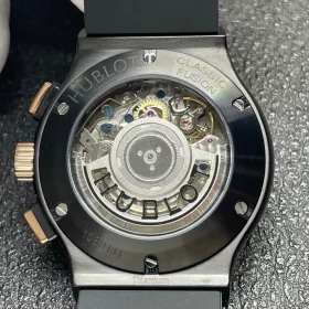 hublot-classic-fusion-chronograph-carbon-dial-rose-gold-bezel-6