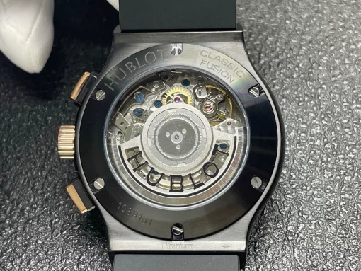 hublot-classic-fusion-chronograph-carbon-dial-rose-gold-bezel-6
