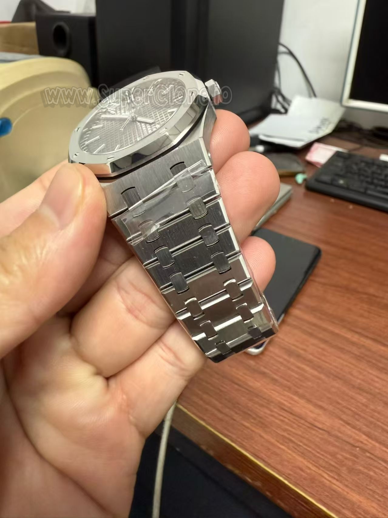 VS Factory AP 15500 Integrated Steel Bracelet Link Geometry