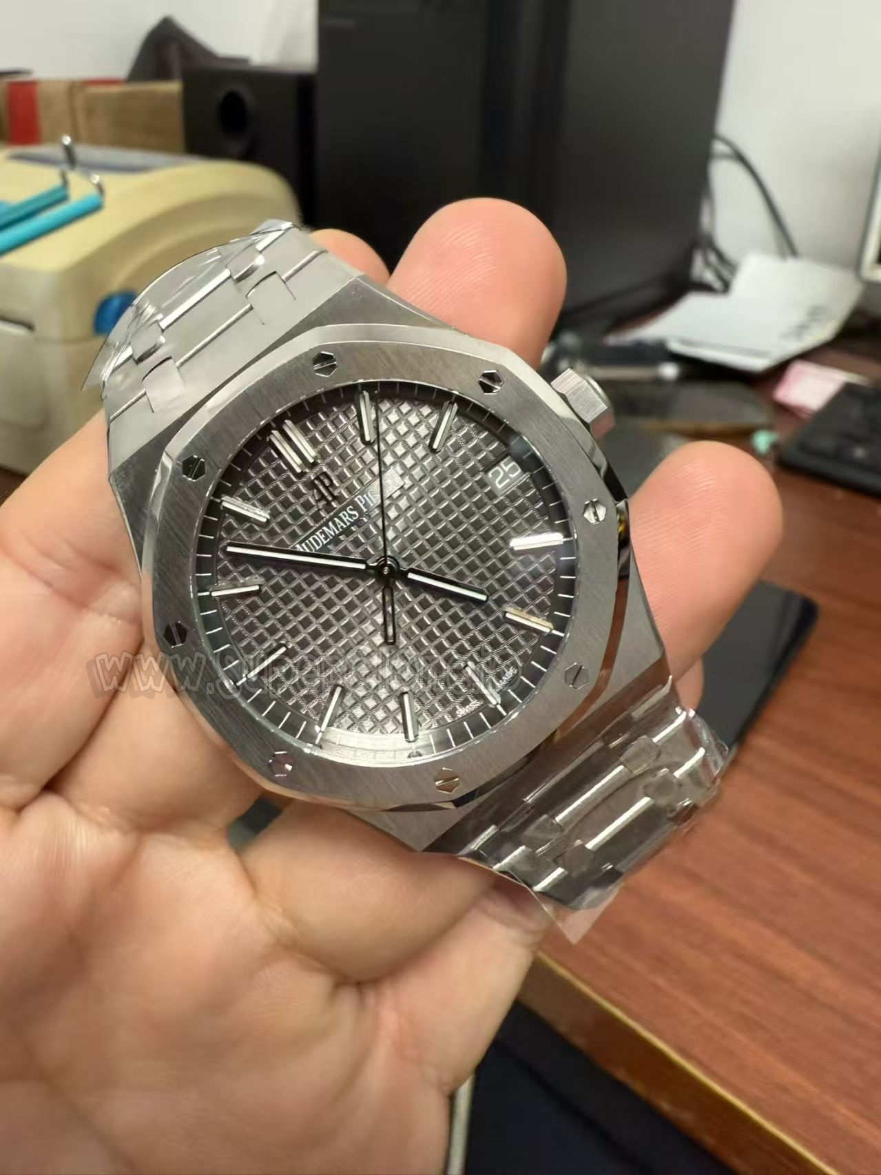 VS Factory AP 15500 Grey Dial Front Profile